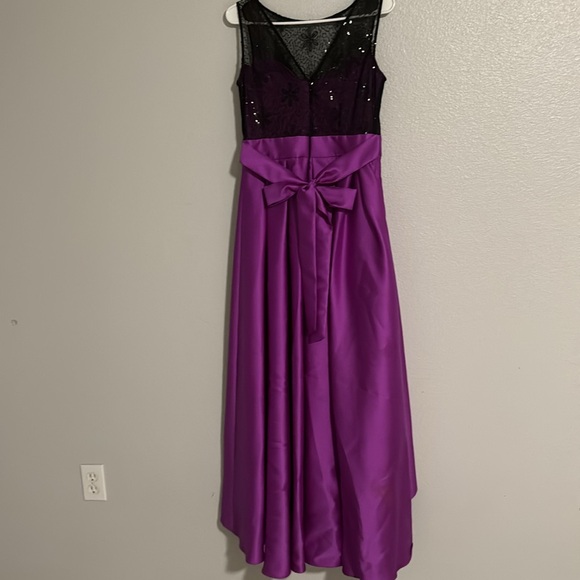 This dress is my favorite dress but its too small for me that’s why I sale it - Picture 3 of 3